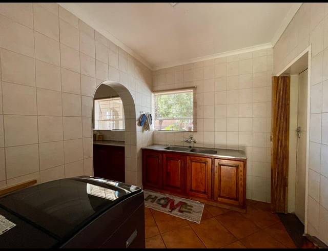 3 BEDROOM HOUSE FOR SALE IN THREE RIVERS EAST